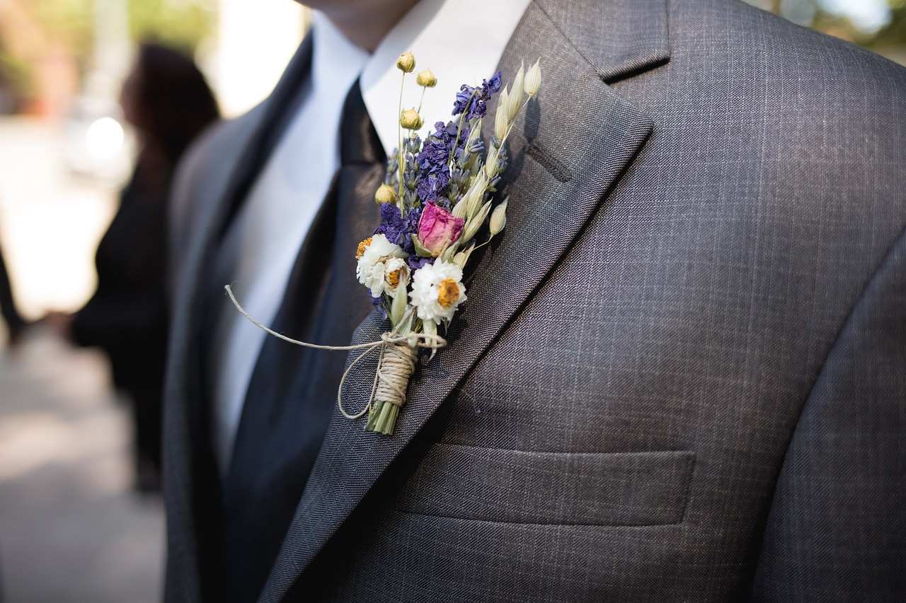 Historia krawatów: Elegancja, styl i wyrafinowanie w jednym